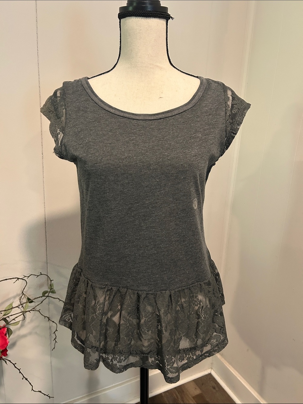 Aeropostale Charcoal Lace Cap-Sleeve Peplum Top